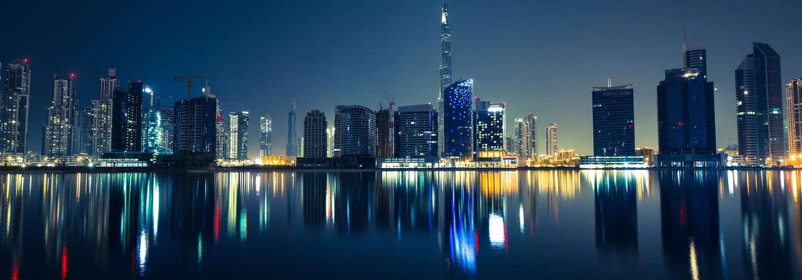 Dubai silüeti, gece